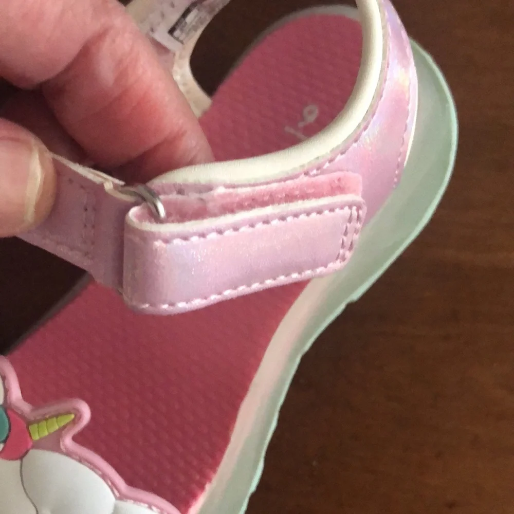 Carter’s girl’s dreamy unicorn light up soles sandals